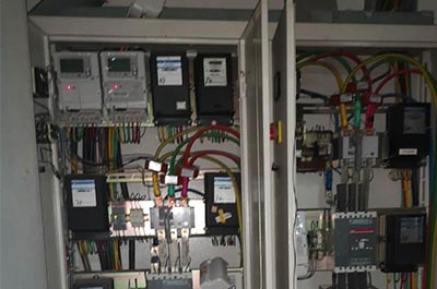 短路时室内总闸不跳，电表下口总闸跳闸的原因有哪些？